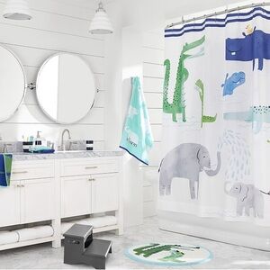 Pottery Barn Kids Safari Printed Shower Curtain, Hooks included